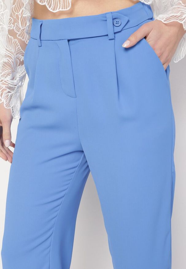 Born2be - Niebieskie Eleganckie Spodnie z Wysokim Stanem z Prostymi Nogawkami i Gumką w Pasie Althema. Okazja: na co dzień. Stan: podwyższony. Kolor: niebieski. Materiał: materiał. Styl: elegancki