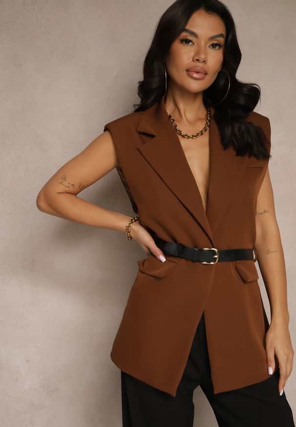 Renee - Brązowa Kamizelka Oversize w Garniturowym Stylu z Guzikiem i Paskiem z Klamrą Galazia. Okazja: na co dzień, do pracy. Kolor: brązowy. Styl: casual, klasyczny