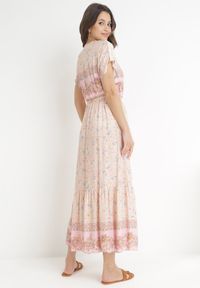 Born2be - Jasnoróżowa Bawełniana Sukienka Maxi z Gumką w Talii i Cienkim Paskiem z Chwostami Kenadi. Kolor: różowy. Materiał: bawełna. Długość rękawa: krótki rękaw. Sezon: wiosna, lato. Typ sukienki: rozkloszowane. Długość: maxi #2