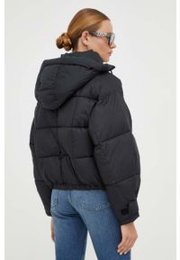 Levi's® - Levi's kurtka damska kolor czarny zimowa oversize. Okazja: na spotkanie biznesowe. Kolor: czarny. Materiał: puch. Długość: krótkie. Sezon: zima. Styl: biznesowy #4