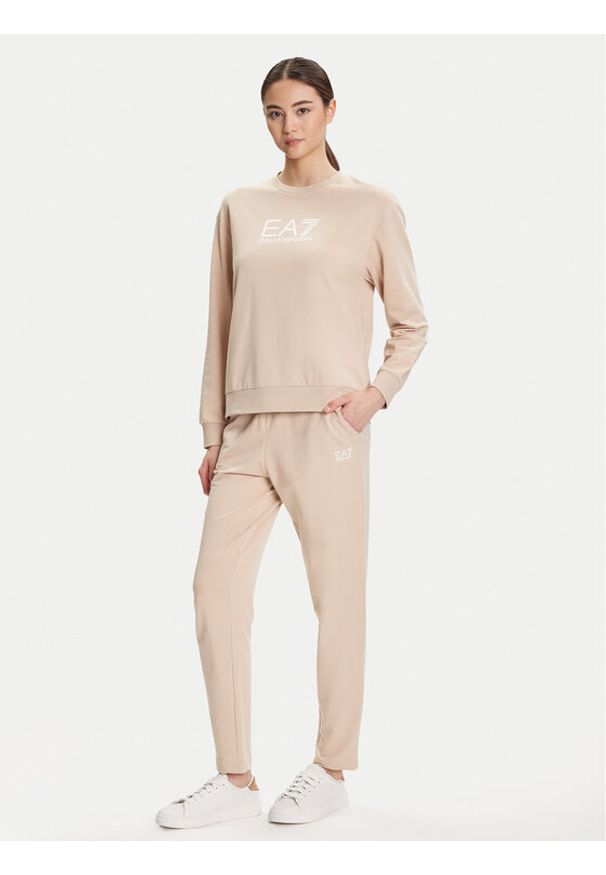 EA7 Emporio Armani Dres 7W000115 AF13135 U1046 Beżowy Regular Fit. Kolor: beżowy. Materiał: bawełna