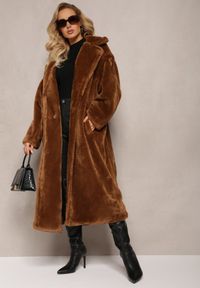 Renee - Brązowy Długi Płaszcz Futrzany Nlorre. Kolor: brązowy. Materiał: futro. Długość: długie #1