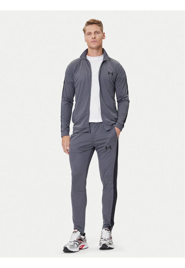 Under Armour Dres Ua Knit Track Suit 1357139-025 Szary Fitted Fit. Kolor: szary. Materiał: syntetyk