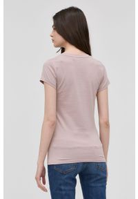 Guess t-shirt damski kolor beżowy. Okazja: na co dzień. Kolor: beżowy. Materiał: dzianina. Wzór: aplikacja. Styl: casual #5