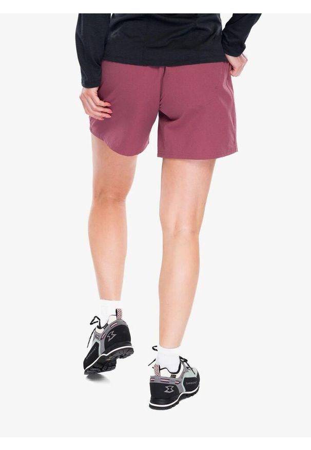 Spodenki turystyczne damskie Black Diamond Sierra Shorts. Kolor: czerwony. Sport: turystyka piesza