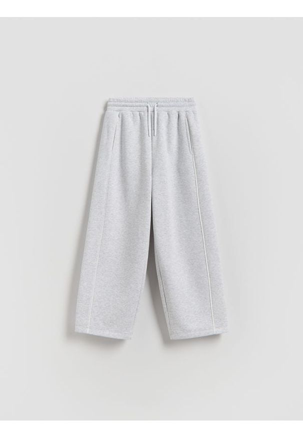 Reserved - Spodnie dresowe z ociepleniem - jasnoszary. Kolor: szary. Materiał: dresówka