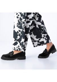 Wittchen - Damskie mokasyny skórzane z włosiem z grubym łańcuchem czarne. Zapięcie: bez zapięcia. Kolor: czarny. Materiał: skóra. Wzór: gładki. Obcas: na platformie. Styl: klasyczny, elegancki #3