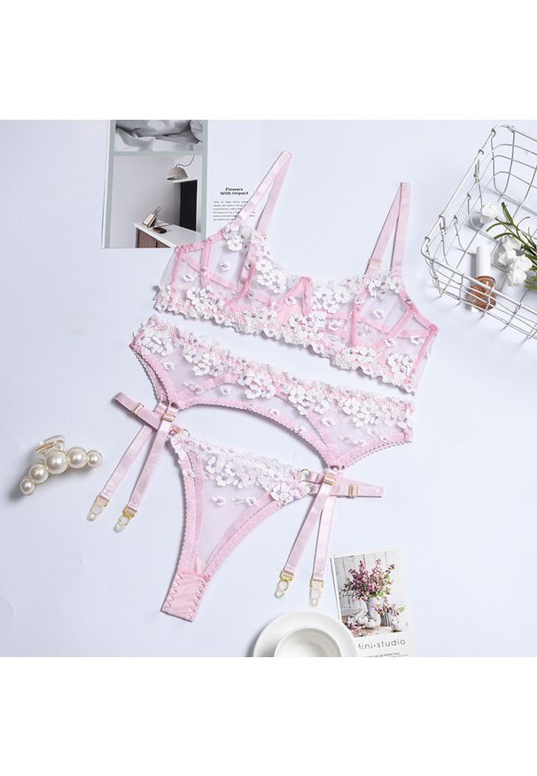 Intica - Komplet bielizny z kwiatowym haftem elegancki i wygodny Changok. Kolor: różowy. Materiał: tkanina. Wzór: kwiaty, haft