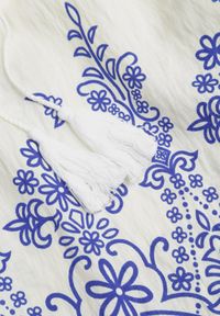 Born2be - Niebieska Bluzka z Wiskozy z Kwiatowym Wzorem Wiązaniem i Frędzlami Hawnalue. Okazja: do pracy, na co dzień, na spacer. Kolor: niebieski. Materiał: wiskoza. Wzór: kwiaty. Styl: boho, elegancki, casual #6