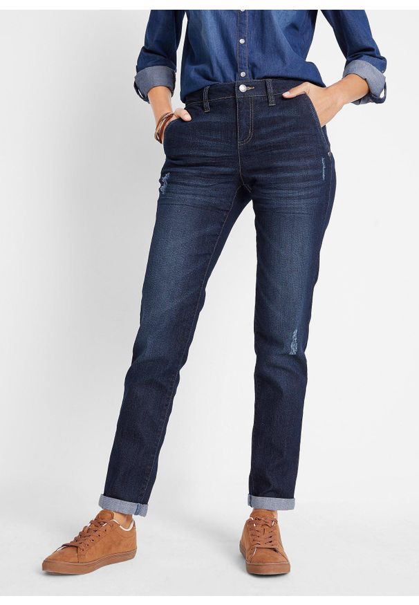 bonprix - Wygodne jeansy ze stretchem o kroju boyfriend. Okazja: na co dzień. Kolor: niebieski. Wzór: aplikacja. Styl: casual
