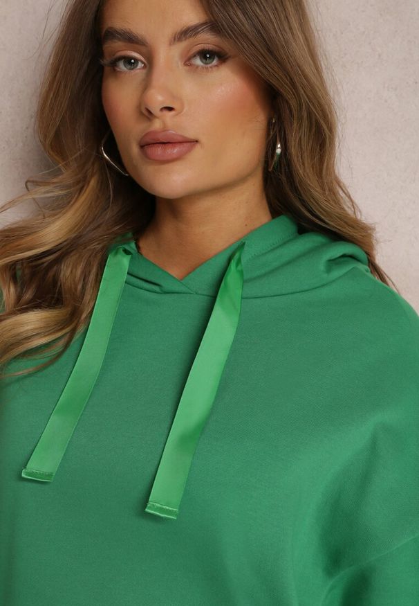 Renee - Zielona Bluza Oversize z Kapturem Liiza. Okazja: na co dzień. Typ kołnierza: kaptur. Kolor: zielony. Materiał: bawełna, polar, tkanina. Wzór: jednolity. Styl: casual