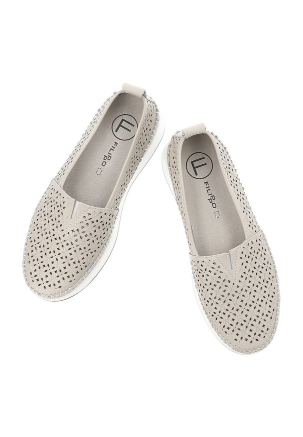 Półbuty damskie Filippo, cholewka ze skóry naturalnej licowej wsuwany fason zabudowany przód, beżowe, DP4555/26. Kolor: beżowy. Materiał: skóra. Szerokość cholewki: normalna