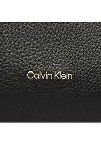 Calvin Klein Torebka Re-Lock Dbl Shoulder Bag K60K610183 Czarny. Kolor: czarny. Materiał: skórzane