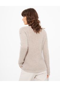 CAPPELLINI - Beżowy sweter z wełny alpaki. Typ kołnierza: dekolt w serek. Kolor: beżowy. Materiał: wełna. Długość rękawa: długi rękaw. Długość: długie. Wzór: ze splotem #3