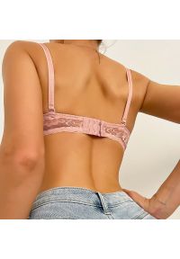 Intica - Biustonosz push-up koronkowy z regulowanymi ramiączkami Tony. Kolor: różowy. Materiał: koronka. Rodzaj stanika: push-up. Wzór: koronka #9