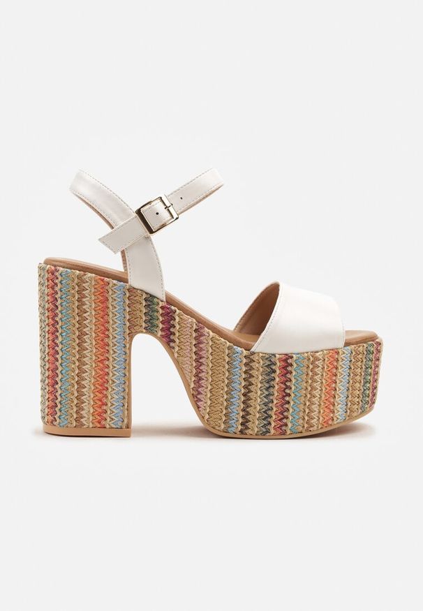 Born2be - Białe Sandały na Platformie i Obcasie z Plecionym Wzorem Dovirae. Okazja: na co dzień. Zapięcie: sprzączka. Kolor: biały. Materiał: jeans. Obcas: na obcasie. Styl: casual, elegancki. Wysokość obcasa: średni