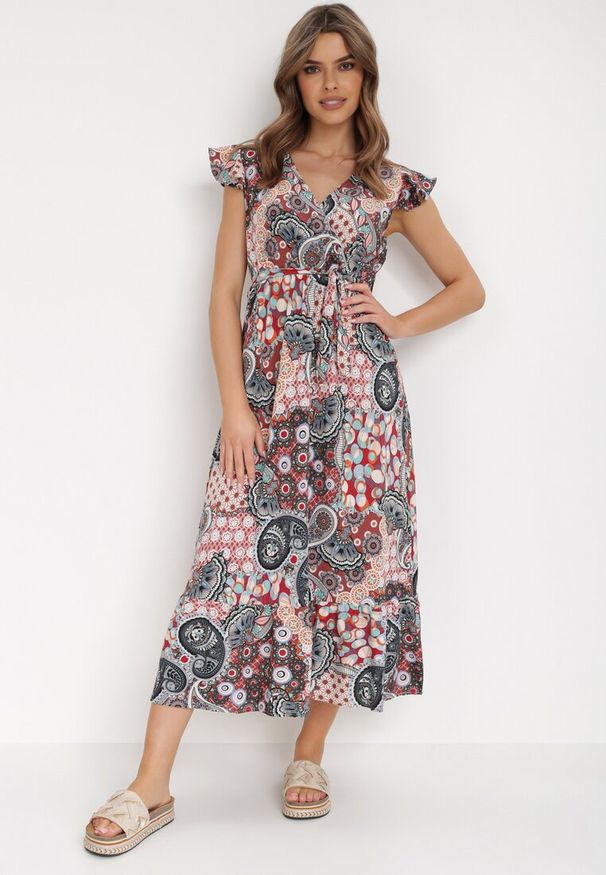 Born2be - Różowa Sukienka Ompheina. Kolor: różowy. Materiał: materiał. Wzór: paisley. Sezon: lato. Typ sukienki: kopertowe. Długość: midi