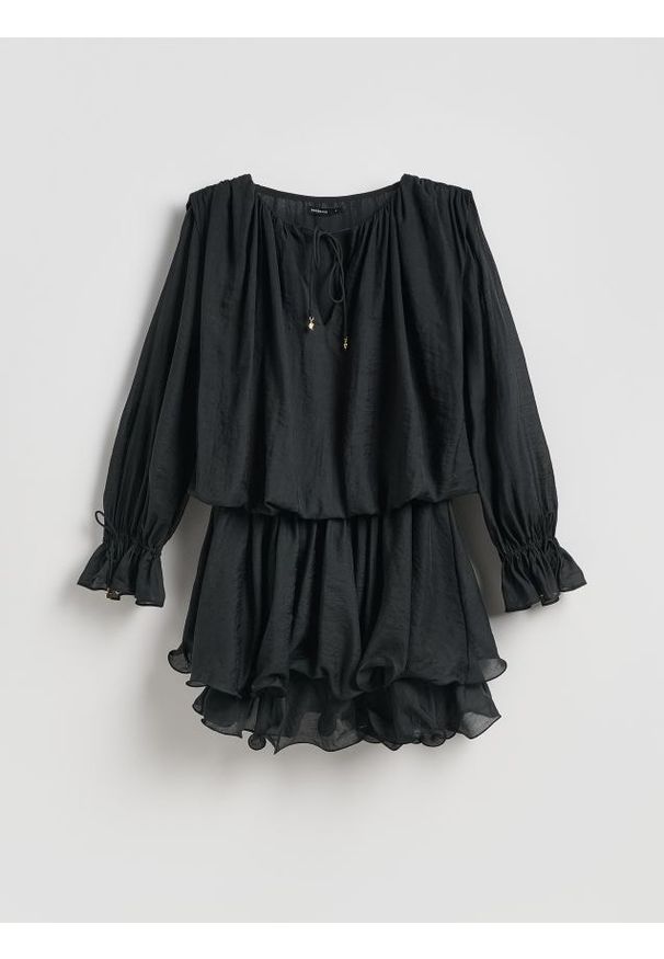 Reserved - Sukienka mini z wiązaniem - czarny. Kolor: czarny. Materiał: tkanina. Długość: mini