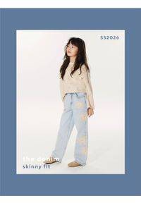 Reserved - Jeansy straight z aplikacjami - niebieski. Kolor: niebieski. Wzór: aplikacja #1