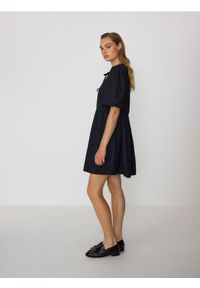 Reserved - Sukienka z wiązaniami - czarny. Kolor: czarny. Materiał: tkanina #1
