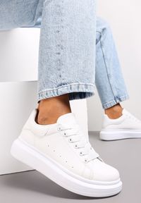 Renee - Białe Sznurowane Sneakersy na Grubej Podeszwie Wicky. Kolor: biały #1