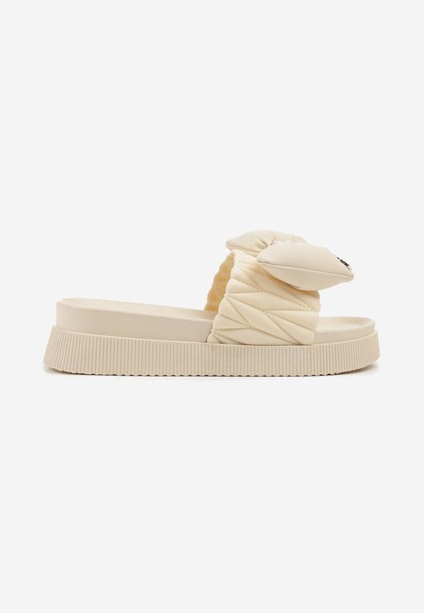 Born2be - Beżowe Klapki na Grubej Podeszwie Zdobione Aplikacją z Kokardą Ulosiwena. Kolor: beżowy. Materiał: jeans. Wzór: aplikacja. Sezon: lato. Styl: elegancki, klasyczny