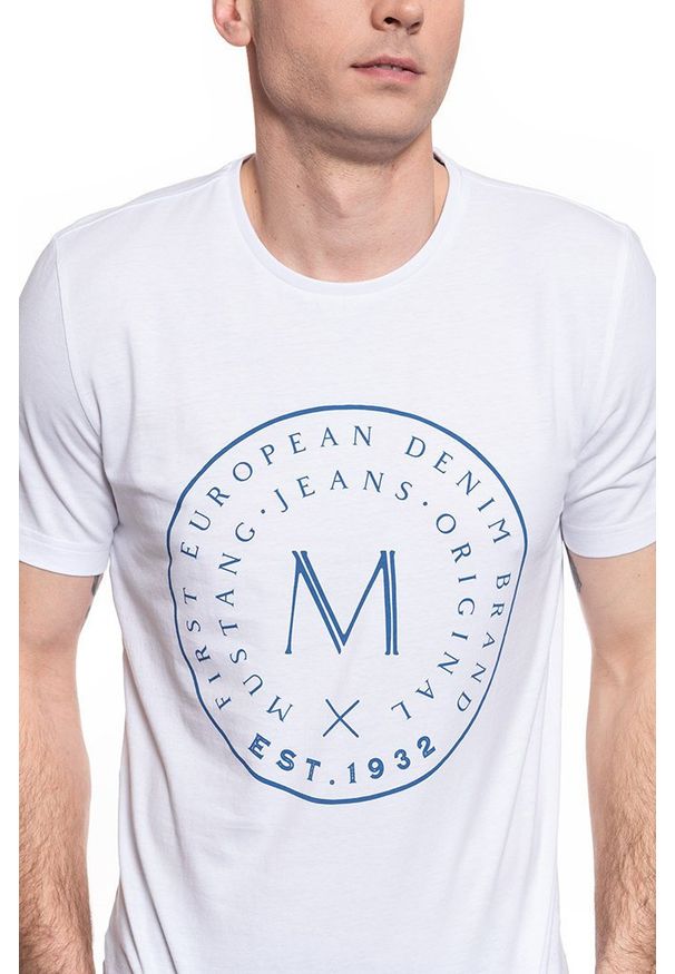 Mustang - T-SHIRT MĘSKI MUSTANG ALEX C PRINT GENERAL WHITE 1009020 2045. Wzór: nadruk