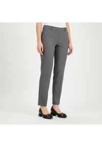 Czółenka damskie Armodo, cholewka skóra naturalna gładka klasyczny fason stabilny obcas metalowa ozdoba z przodu jednolita forma miękkie wykończenie. Kolor: czarny. Materiał: skóra. Szerokość cholewki: normalna. Wzór: gładki, jednolity, aplikacja. Obcas: na obcasie. Styl: klasyczny. Wysokość obcasa: średni #9