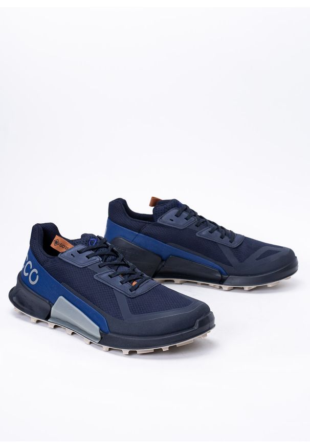 ecco - Buty trekkingowe męskie granatowe ECCO BIOM 2.1 X CTRY M LOW GTX. Kolor: niebieski. Materiał: materiał. Szerokość cholewki: normalna. Technologia: Gore-Tex