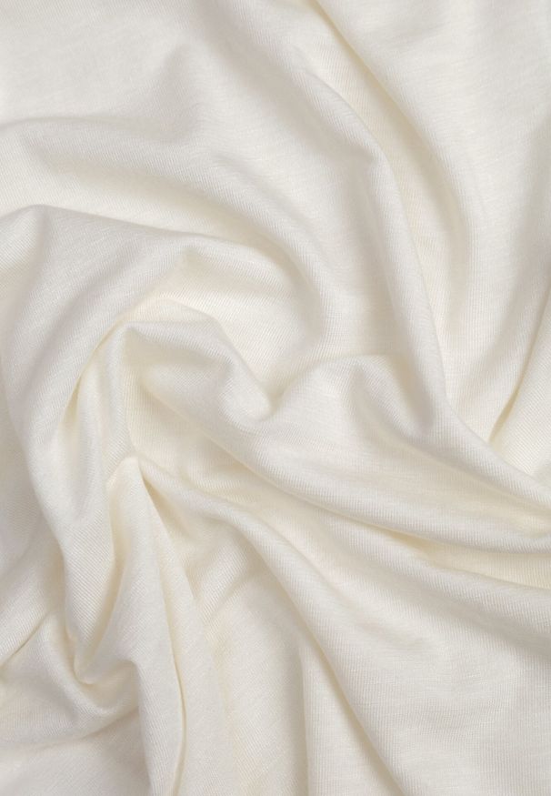 Born2be - Jasnobeżowa Wiskozowa Bluzka z Długim Rękawem z Dodatkiem Kaszmiru Uninda. Okazja: na co dzień. Kolor: beżowy. Materiał: wiskoza, kaszmir. Długość rękawa: długi rękaw. Długość: długie. Styl: casual, elegancki