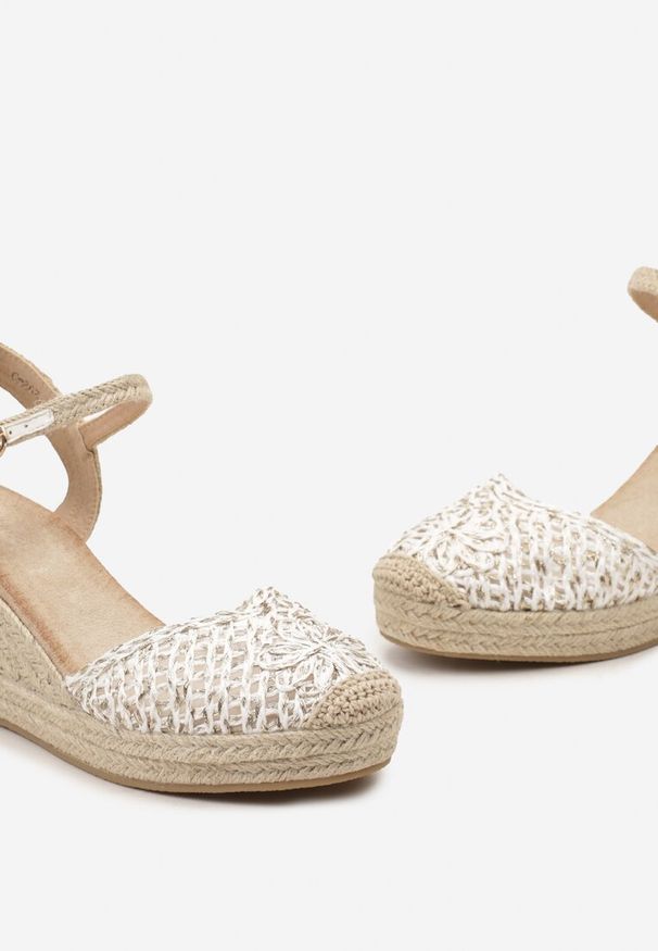 Born2be - Białe Sandały Espadryle na Koturnie z Jutową Plecionką Tagira. Okazja: na co dzień. Nosek buta: okrągły. Kolor: biały. Materiał: len. Sezon: lato. Obcas: na koturnie. Styl: wakacyjny, elegancki, boho, casual