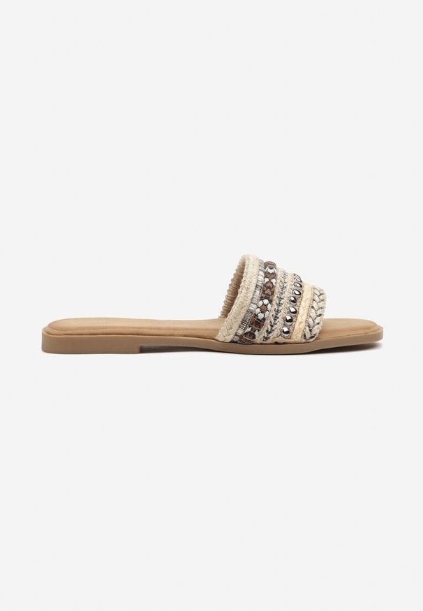Born2be - Brązowo-Beżowe Klapki z Plecionką w Stylu Boho i Nitami Karvisa. Okazja: na co dzień. Kolor: brązowy. Materiał: jeans. Sezon: lato, wiosna. Obcas: na płaskiej podeszwie. Styl: boho