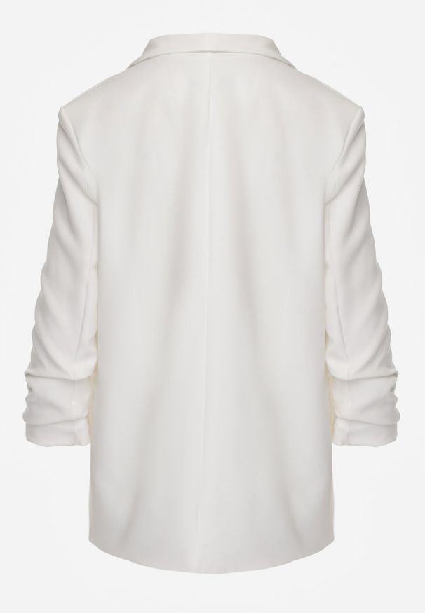 Born2be - Biała Marynarka Bez Zapięć z Ozdobnym Marszczeniem i Imitacją Kieszeni Phelotis. Okazja: do pracy, na co dzień, na spotkanie biznesowe. Kolor: biały. Materiał: jeans. Styl: elegancki, biznesowy, casual