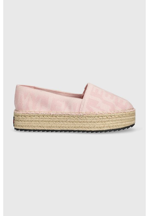 Tommy Jeans espadryle LOGOMANIA ESPADRILLE kolor różowy na platformie EN0EN02079. Nosek buta: okrągły. Kolor: różowy. Materiał: poliester, materiał, guma. Wzór: gładki. Obcas: na platformie