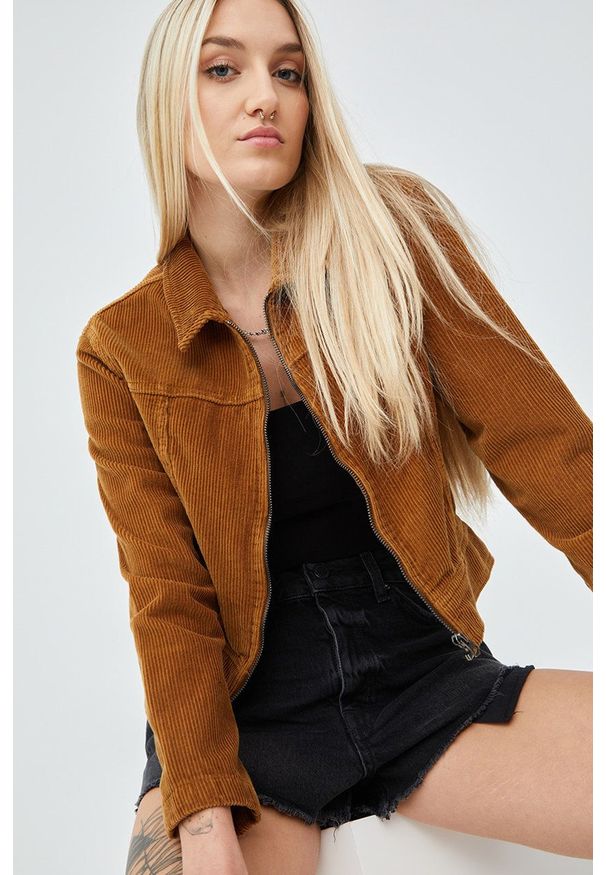 Superdry kurtka sztruksowa kolor brązowy przejściowa. Okazja: na co dzień. Kolor: brązowy. Materiał: sztruks. Wzór: gładki. Styl: casual