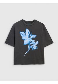 4f - 4F T-shirt oversize z nadrukiem damski - czarna XL. Okazja: na co dzień. Kolor: czarny. Materiał: jersey, tkanina, dzianina, bawełna, materiał. Długość rękawa: krótki rękaw. Długość: krótkie. Wzór: nadruk. Styl: vintage, sportowy, klasyczny, casual