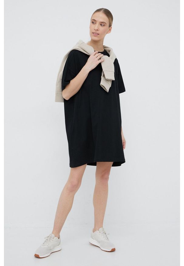 outhorn - Outhorn sukienka bawełniana kolor czarny mini oversize. Kolor: czarny. Materiał: bawełna. Długość rękawa: krótki rękaw. Wzór: gładki. Typ sukienki: oversize. Długość: mini