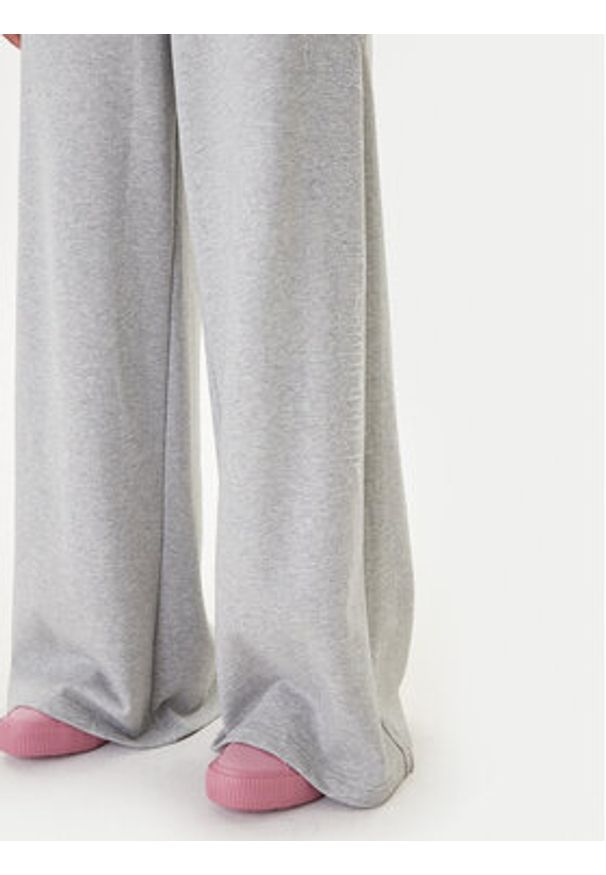 Juicy Couture Spodnie dresowe Annen JCWBJ225320 Szary Wide Leg. Kolor: szary. Materiał: bawełna, syntetyk