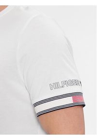 TOMMY HILFIGER - Tommy Hilfiger T-Shirt Flag MW0MW34430 Biały Regular Fit. Kolor: biały. Materiał: bawełna