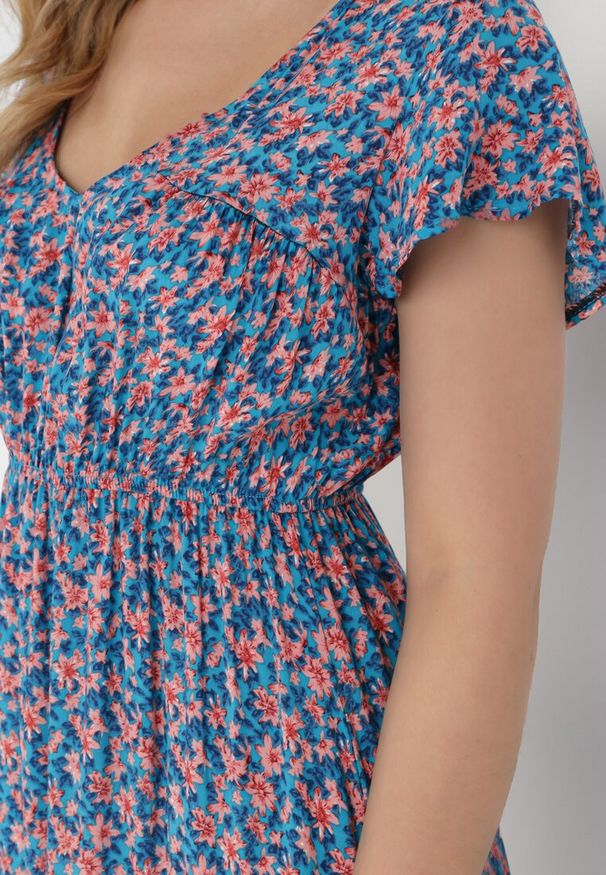 Born2be - Niebieska Sukienka Helledeia. Kolor: niebieski. Wzór: aplikacja, kwiaty. Sezon: wiosna, lato. Długość: midi