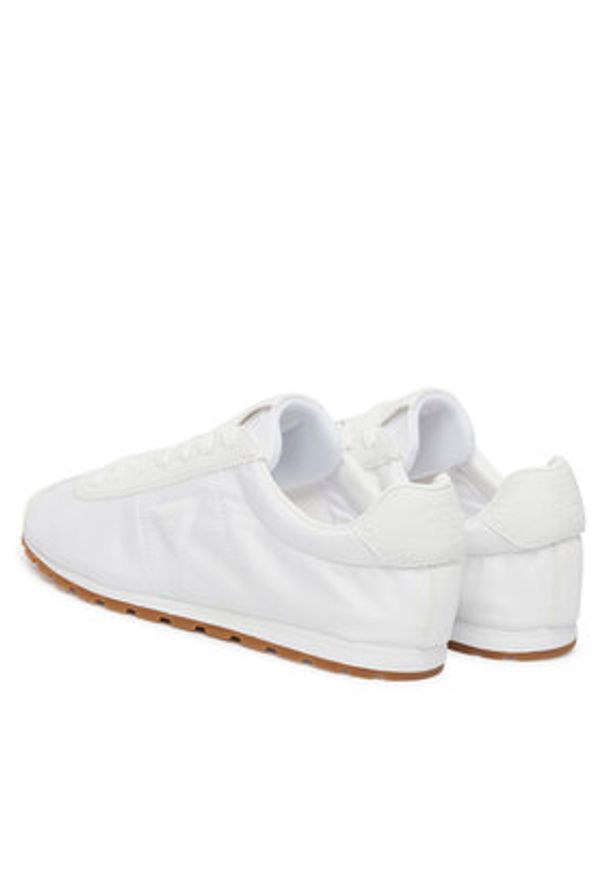 Guess Sneakersy 181758 Biały. Kolor: biały. Materiał: materiał