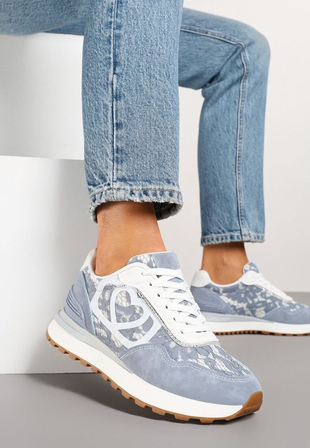 Born2be - Niebieskie Sneakersy Zdobione Koronką Callriva. Okazja: na co dzień. Kolor: niebieski. Materiał: koronka. Wzór: aplikacja, koronka. Obcas: na płaskiej podeszwie