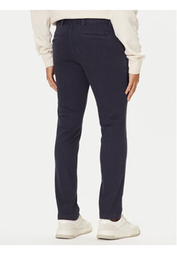 BOSS Chinosy 50547865 Granatowy Slim Fit. Kolor: niebieski. Materiał: bawełna