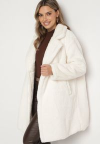Born2be - Jasnobeżowy Płaszcz ze Sztucznego Futra Kairaelle. Okazja: na co dzień, na spacer. Kolor: beżowy. Materiał: futro. Długość rękawa: długi rękaw. Długość: długie. Sezon: zima, jesień. Styl: casual, elegancki #7