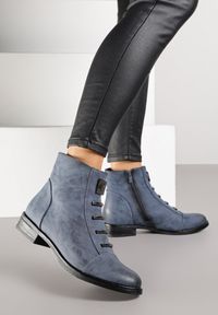 Born2be - Niebieskie Botki Trzewiki z Metalicznymi Klamrami Asanella. Okazja: na co dzień. Zapięcie: klamry. Kolor: niebieski. Materiał: jeans. Styl: casual