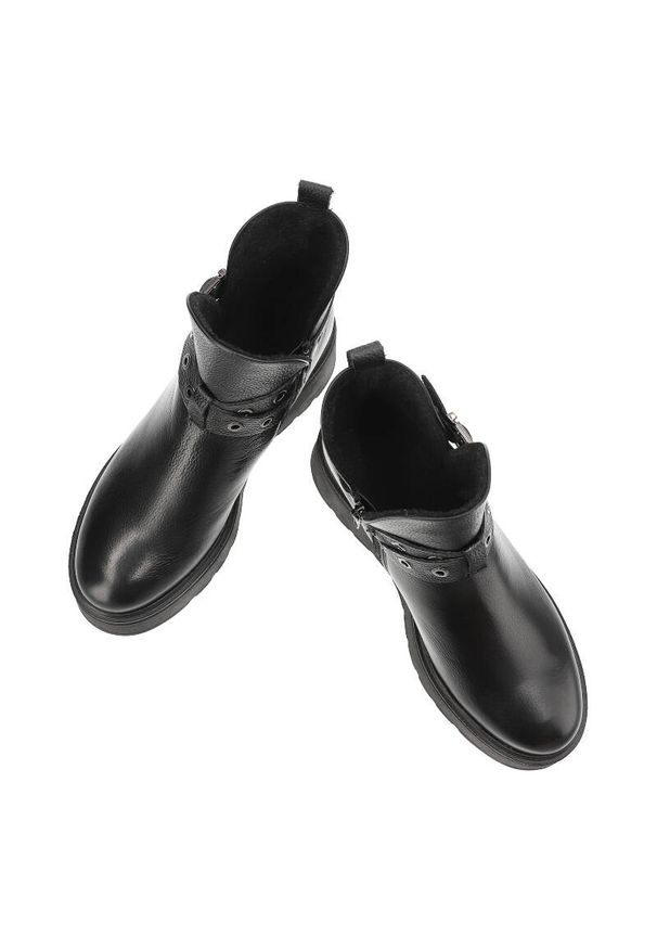 Czarne Botki Armodo Damskie Buty Ze Skóry Naturalnej. Zapięcie: pasek. Kolor: czarny. Materiał: skóra. Wzór: grochy. Obcas: na platformie