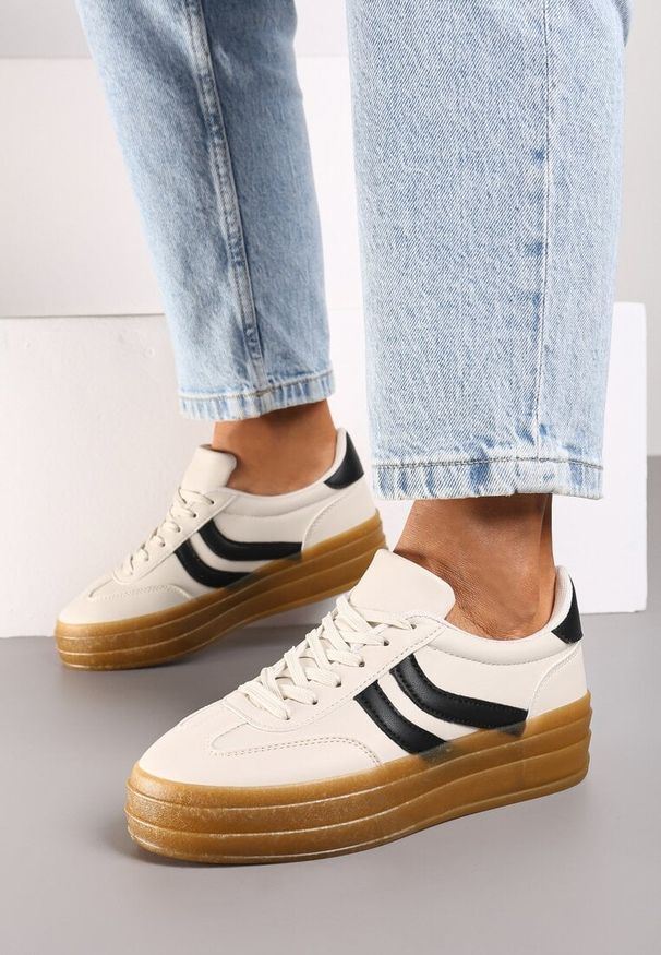 Born2be - Beżowe Sneakersy na Platformie z Kontrastowymi Wstawkami Erisora. Okazja: na co dzień. Kolor: beżowy. Materiał: bawełna, jeans. Obcas: na platformie
