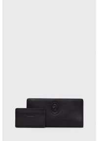 Trussardi Jeans - Trussardi portfel i etui na karty skórzane damski kolor czarny. Kolor: czarny. Materiał: skóra. Wzór: gładki