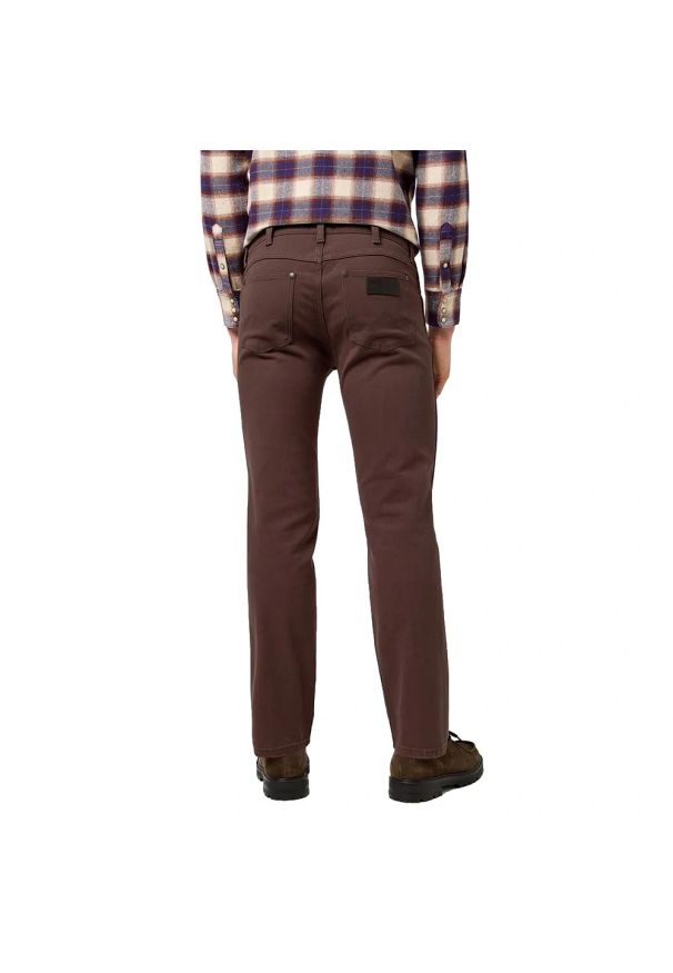 Wrangler - MESKIE SPODNIE WRANGLER GREENSBORO MAHOGANY 112370722