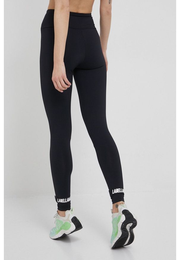 LABELLAMAFIA - LaBellaMafia legginsy treningowe Essentials damskie kolor czarny z nadrukiem. Stan: podwyższony. Kolor: czarny. Wzór: nadruk